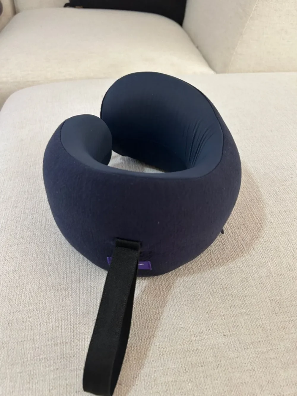 Cushion Lab Travel Pillow Award-Patented Ergonomic Design Navy Medium, NWT